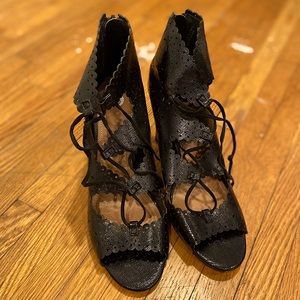 Black High heeled shoes